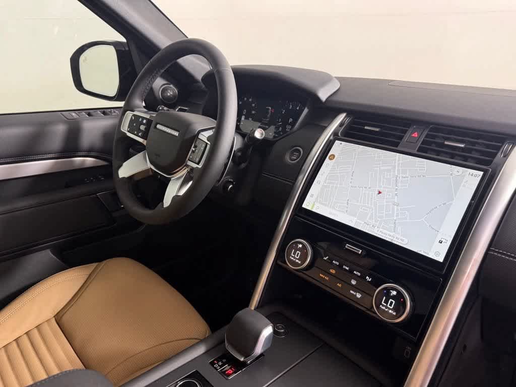 New 2026 Land Rover Discovery Limited Edition AWD/4WD image 31