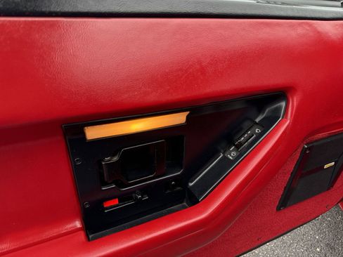 Used 1988 Chevrolet Corvette Coupe RWD image 13