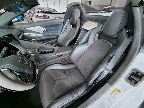 Certified 2025 Chevrolet Corvette ZR1 w/ ZR1 Carbon Fiber Aero Package RWD image 22
