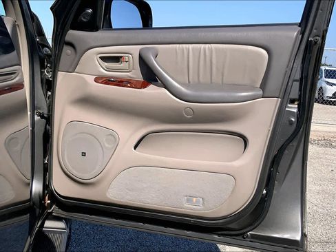 Used 2006 Toyota Sequoia Limited RWD image 21