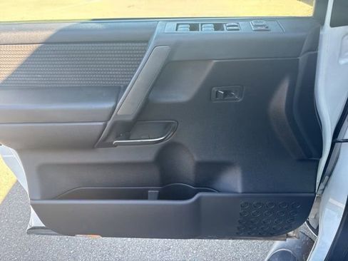 Used 2014 Nissan Titan SV w/ SV Value Truck Package image 13