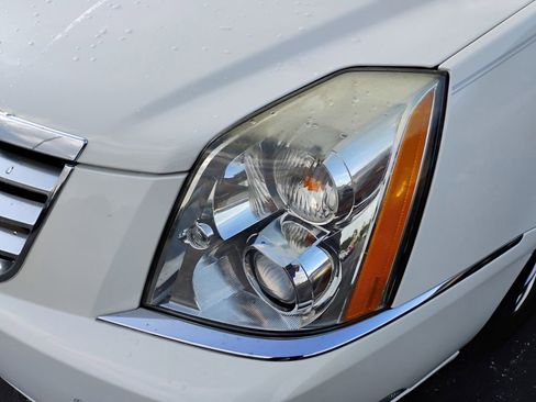 Used 2009 Cadillac DTS FWD image 9