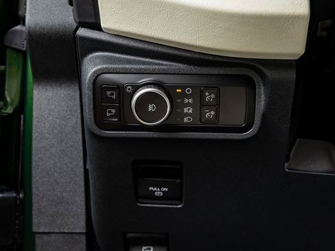 Used 2025 Ford Bronco Outer Banks image 21