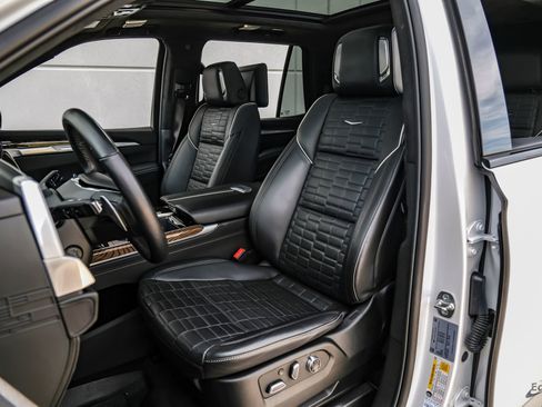 Used 2025 Cadillac Escalade Sport Platinum image 36