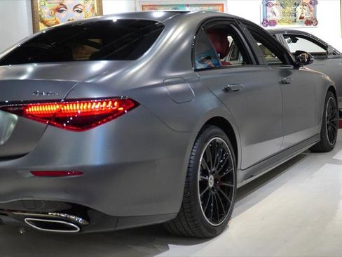 Used 2023 Mercedes-Benz S 580 4MATIC Sedan w/ AMG Line image 7