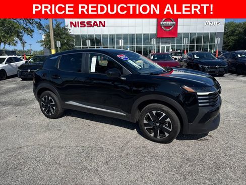 Certified 2025 Nissan Kicks SV AWD/4WD image 1