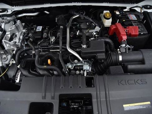 New 2025 Nissan Kicks SR image 28