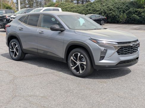 New 2026 Chevrolet Trax RS image 2