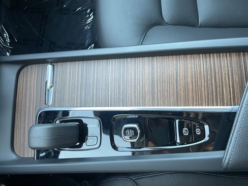 Used 2022 Volvo XC60 T8 Inscription Expression w/ Advanced Package image 52