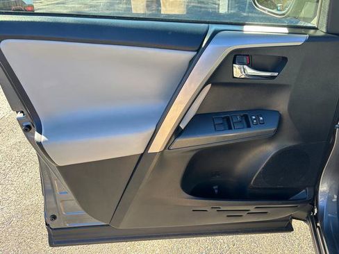 Used 2018 Toyota RAV4 LE Plus image 11
