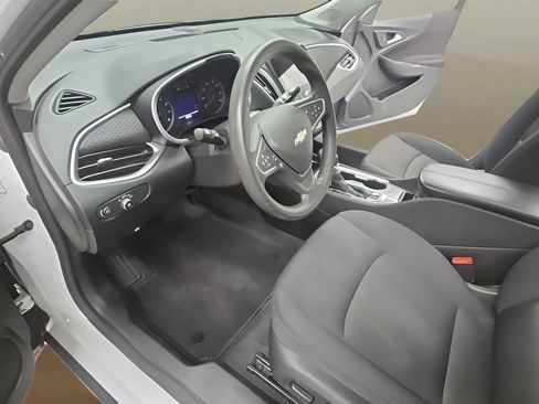 Used 2024 Chevrolet Malibu LT FWD image 11