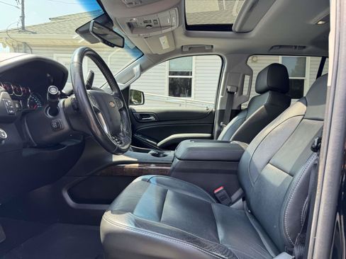 Used 2019 Chevrolet Tahoe LT w/ Luxury Package AWD/4WD image 13
