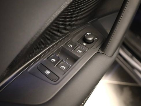 New 2026 Volkswagen Tiguan SE R-Line image 10