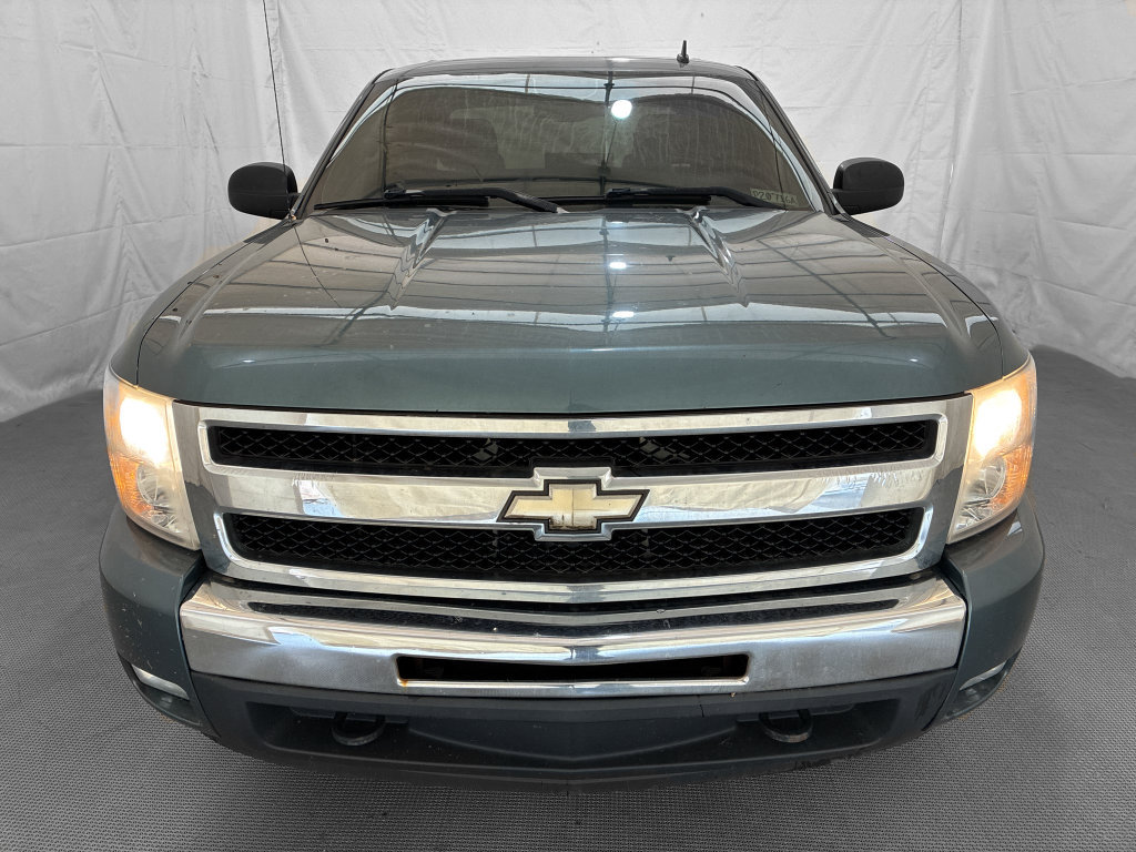Used 2009 Chevrolet Silverado 1500 LT w/ Power Pack Plus AWD/4WD image 2