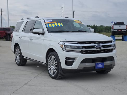 Certified 2023 Ford Expedition Limited RWD image 3