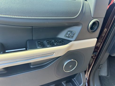 Used 2024 Ford Expedition Max Limited image 17