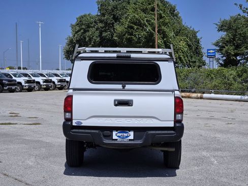 Used 2022 Toyota Tacoma SR RWD image 7