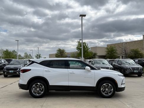 Used 2025 Chevrolet Blazer LT AWD/4WD image 6