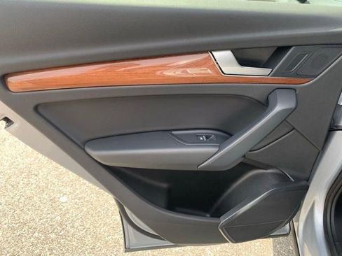 Used 2021 Audi Q5 2.0T Premium image 17