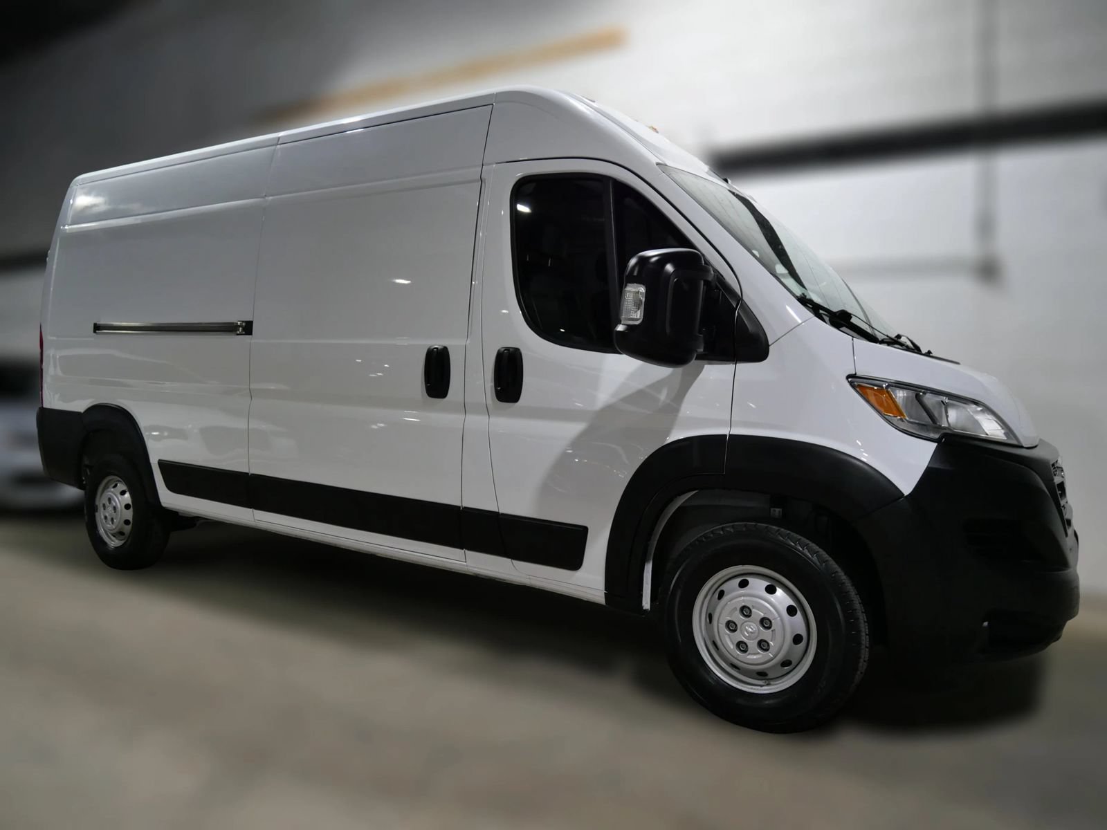 Used 2023 RAM ProMaster 2500 FWD image 3
