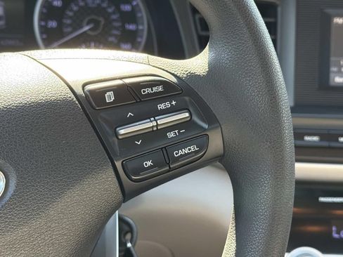 Used 2020 Hyundai Elantra SE FWD image 13