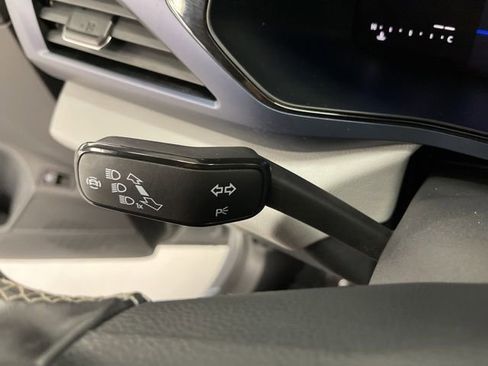 Used 2022 Volkswagen Taos SE w/ IQ.Drive SE Package image 17