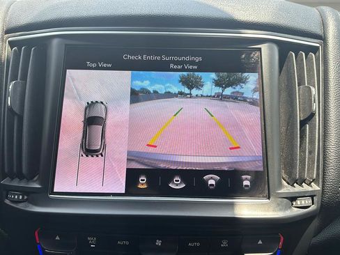 Used 2022 Maserati Levante Modena AWD/4WD image 9