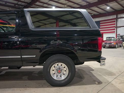 Used 1996 Ford Bronco XLT image 5