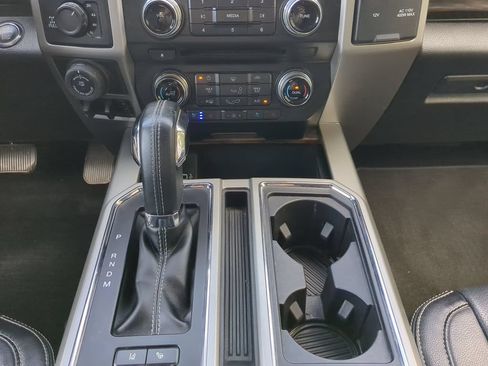 Used 2018 Ford F150 Lariat w/ Equipment Group 502A Luxury AWD/4WD image 18