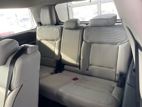 Used 2025 Ford Expedition Platinum w/ Platinum Ultimate Package image 19