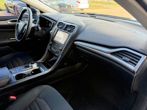 Used 2020 Ford Fusion SE image 34