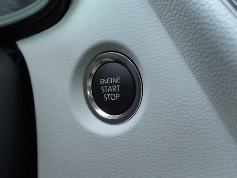 Used 2026 Toyota Corolla SE FWD image 25