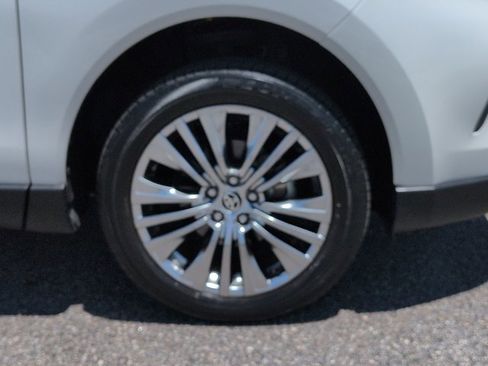 Used 2021 Toyota Venza Limited AWD/4WD image 12