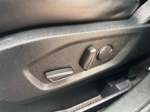 Used 2020 Ford Edge SEL w/ Convenience Package image 24