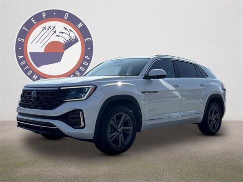 Certified 2024 Volkswagen Atlas Cross Sport SEL R-Line image 2