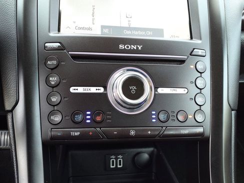 Used 2019 Ford Fusion Energi Titanium image 9