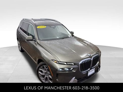 Used 2024 BMW X7 xDrive40i w/ Executive Package image 3