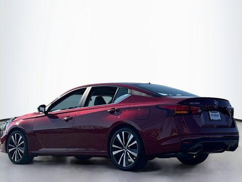 Used 2019 Nissan Altima 2.5 SR w/ SR Premium Package image 12