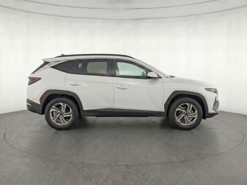 Used 2025 Hyundai Tucson SE AWD/4WD image 40