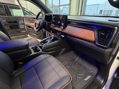 Used 2023 GMC Canyon AT4 w/ Canyon Safety Plus Package image 17