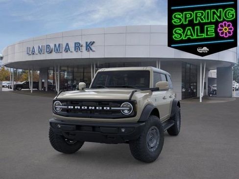 New 2025 Ford Bronco Outer Banks w/ Sasquatch Package image 3