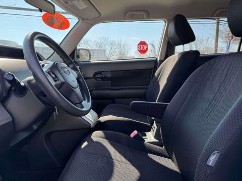 Used 2009 Scion xB image 12