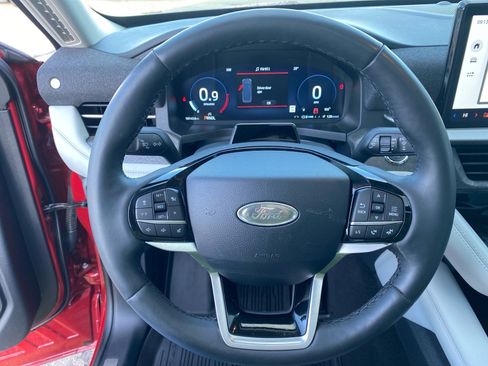 Used 2025 Ford Explorer Platinum w/ LUX Leather Package AWD/4WD image 10