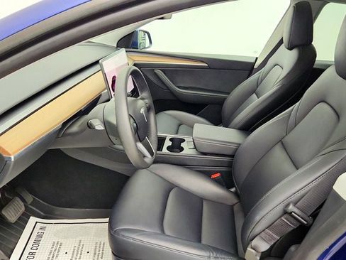Used 2024 Tesla Model Y Long Range AWD/4WD image 24