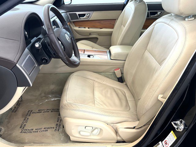 Used 2010 Jaguar XF Luxury RWD image 9