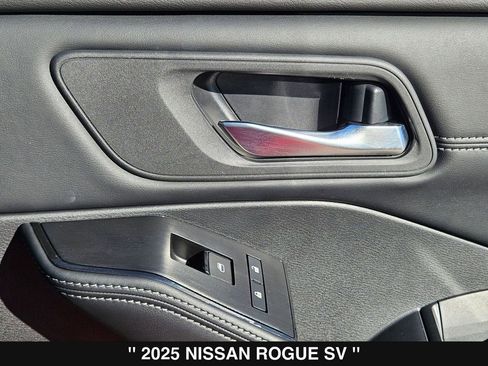 Used 2025 Nissan Rogue SV w/ SV Premium Package image 35