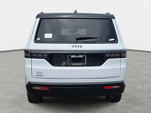 New 2026 Jeep Grand Wagoneer Summit AWD/4WD image 6