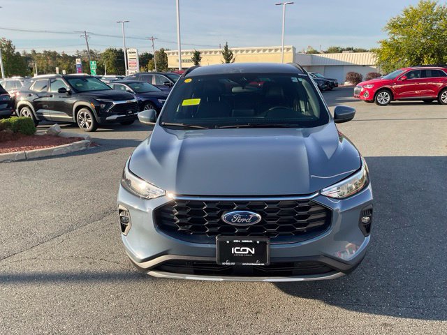 Used 2025 Ford Escape ST-Line Select AWD/4WD image 2