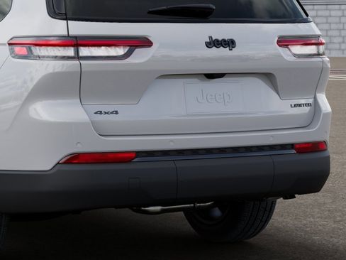 New 2025 Jeep Grand Cherokee L Limited w/ Black Appearance Package image 13