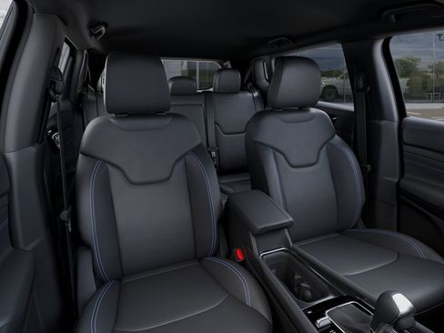 New 2026 Jeep Compass Limited AWD/4WD image 17